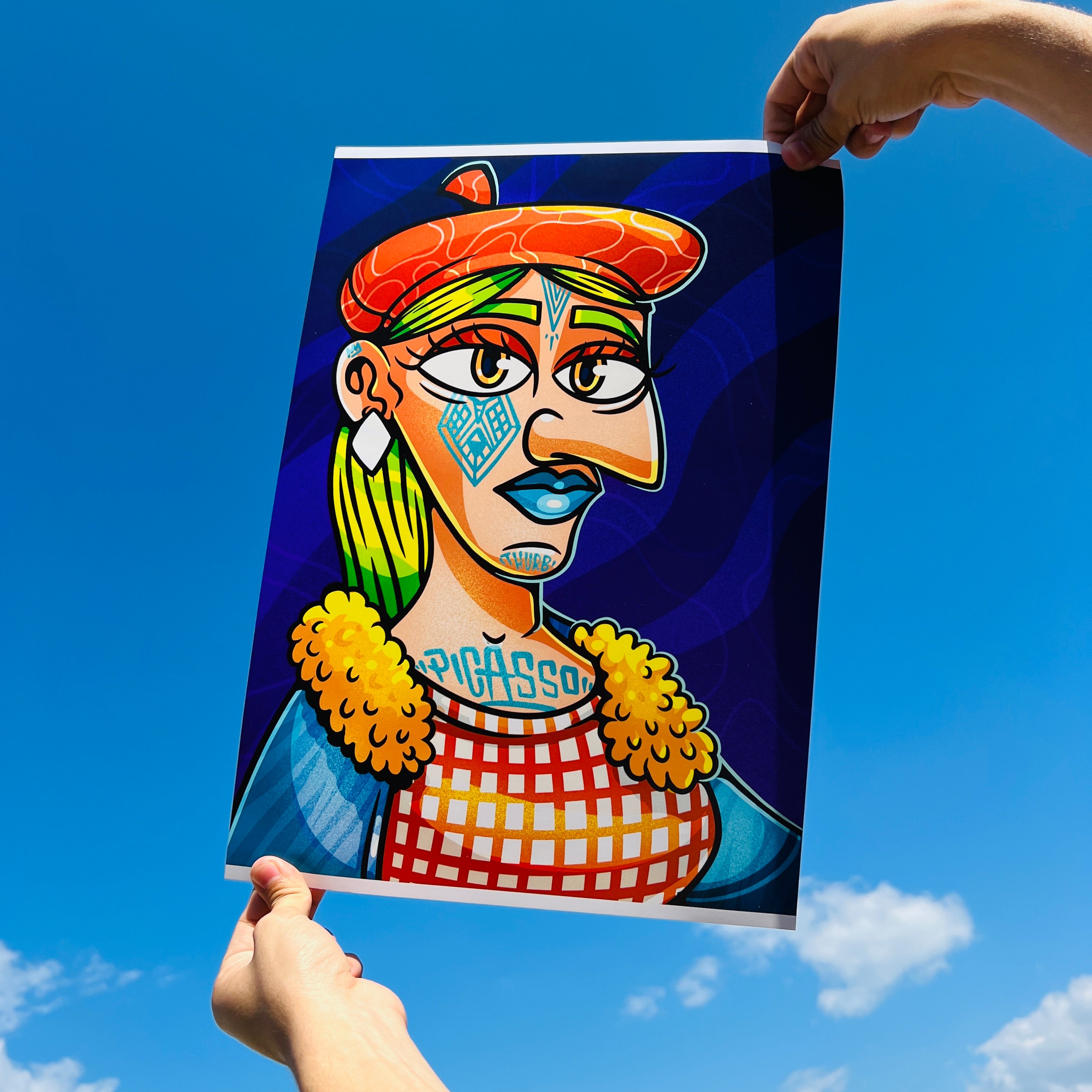 FEMME AU BÉRET ET À LA ROBE QUADRILLÉE